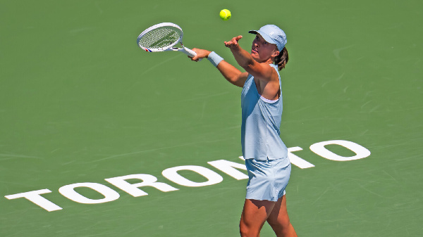Швентек отдала три гейма и вышла в 4-й раунд WTA-1000 в Торонто