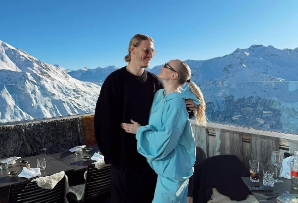 Зимний перерыв в горах Швейцарии: Сафонов решил отдохнуть