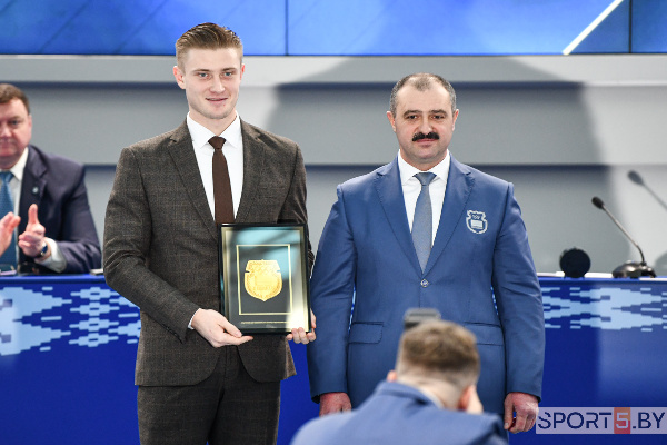 Виктор Лукашенко поздравил Евгения Золотого с бронзой на чемпионате мира по гребле
