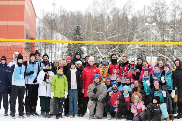 Волейболисты "Минска" выиграли чемпионат Беларуси по снежному волейболу 