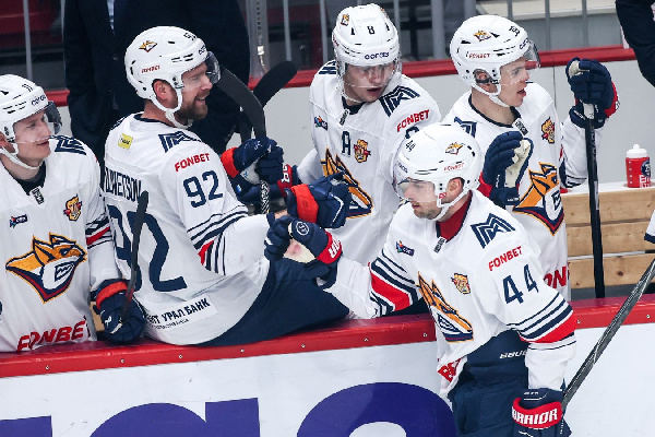 "Металлург" одолел "Трактор" в матче КХЛ с 11-ю шайбами