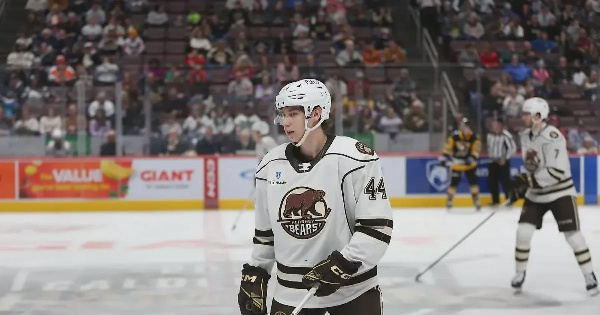 "Он заслужил": главный тренер "Вашингтона" объяснил вызов из "Херши" конкурента Протаса