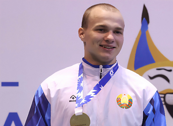 Белорус Егор Попов выиграл бронзу чемпионата Европы по тяжелой атлетике