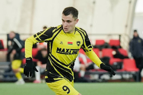 Экс-футболист "МЛ Витебск" подписал контракт с мозырской "Славией"