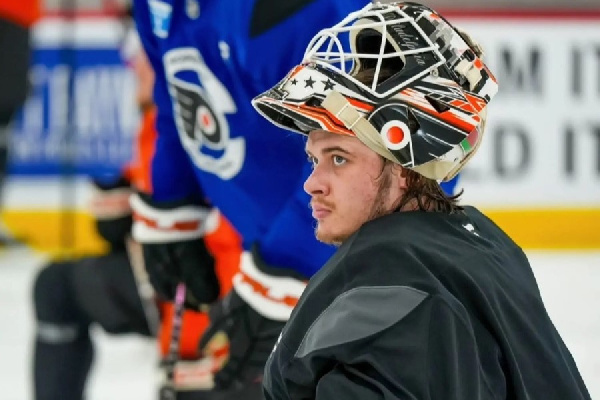 Ждем на льду! Алексей Колосов вызван в основной состав "Филадельфии"