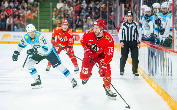 "Автомобилист" Горбунова в гостях сильнее "Сибири": что сделал белорус?