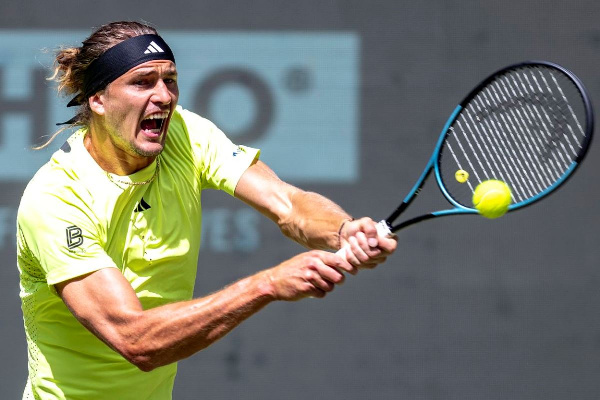 Александр Зверев уверенно движется к финалу домашнего турнира ATP