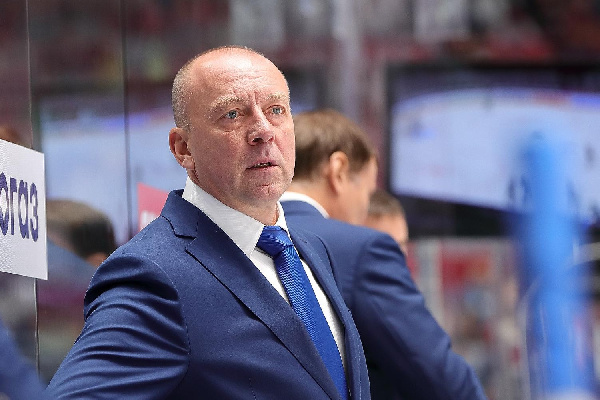 Экс-тренер сборной Беларуси может возглавить клуб КХЛ