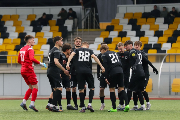 "Солигорск" разгромил "Молодечно", "Слуцк" остается непобежденным: итоги воскресенья в первой лиге
