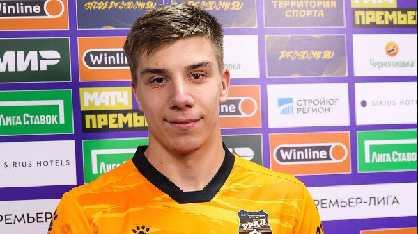 "Делал нарезки с тренировок": игрок "Спартака" рассказал о дотошности Ганчаренко
