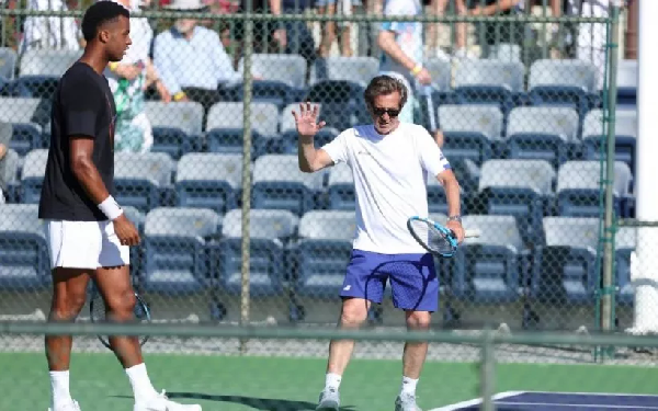 "Это позор": теннисист раскритиковал своего тренера за бегство в лагерь Швёнтек