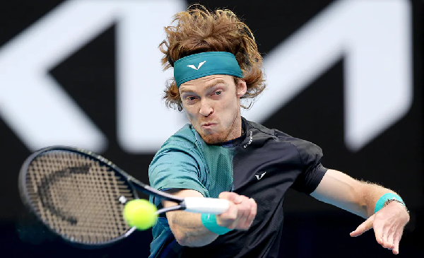 Российский теннисист сенсационно покинул турнир ATP в Гонконге