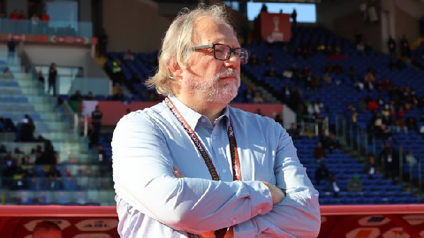 Тренер соперника сборной России рассказал, как армия на машинах с пулеметами вывозила команду с поля