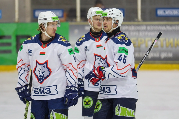 "Металлург" всухую обыграл "Авиатор" в матче регулярного чемпионата экстралиги