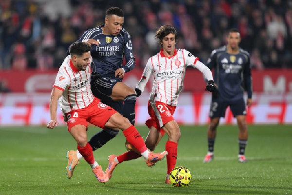 Мадридский "Реал" дома не сумел одолеть "Жирону" и приблизил "Барселону" к чемпионству