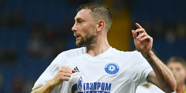 Михаил Сиваков: "В перерыве тренер подчеркнул, что у нас будут два момента и один мы забьём"