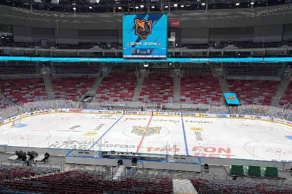 Начало матча КХЛ между "Сочи" и ЦСКА отложено на фоне угрозы атаки БПЛА