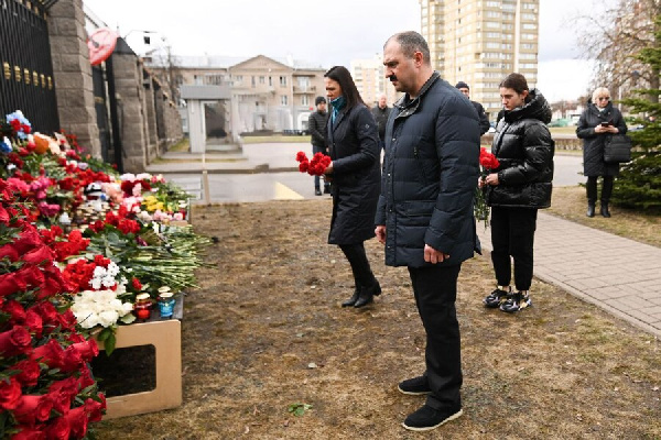 Виктор Лукашенко почтил память жертв теракта в Подмосковье