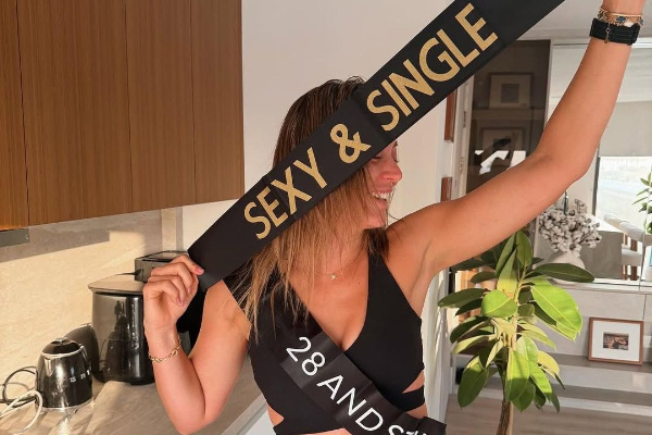 "Сексуальна и свободна": Подруга Соболенко Бадоса отметила 28-летие