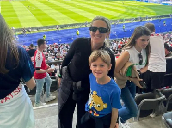 Виктория Азаренко вместе с сыном посетила матч Евро-2024