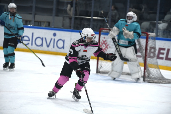 Шайба Помазковой принесла "Березине" минимальную победу над "Минчанкой"