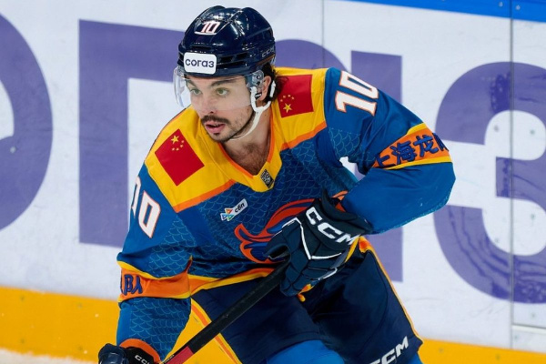 Шайба экс-форварда минского "Динамо" помогла "Шанхаю" всухую обыграть "Амур" Андриевского