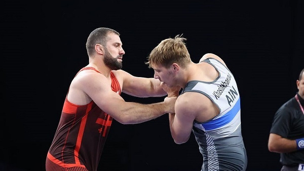 Белорус стал чемпионом мира по борьбе среди молодёжи, в финале одолев украинца