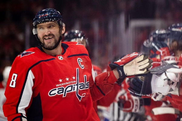 Жена Овечкина показала, как россиянин проводит олимпийскую паузу в НХЛ