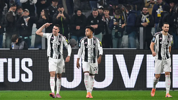 "Ювентус" прервал серию без побед, "Рома" дышит в спину "Наполи": результаты матчей Серии А