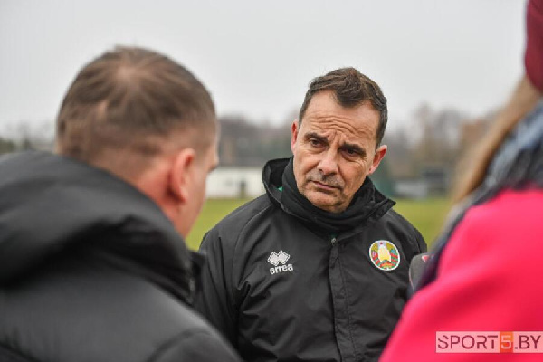 "Позвонили за день до вылета": Алос раскрыл подробности ухода из сборной Беларуси