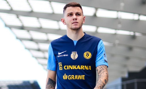 Нападающий сборной Беларуси Виталий Лисакович покинул словенский "Целе"