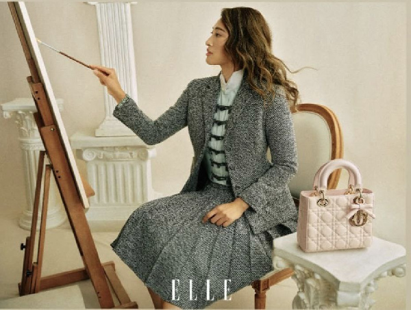 Элегантность и нежные краски: Циньвэнь выложила фотоссесию для журнала ELLE