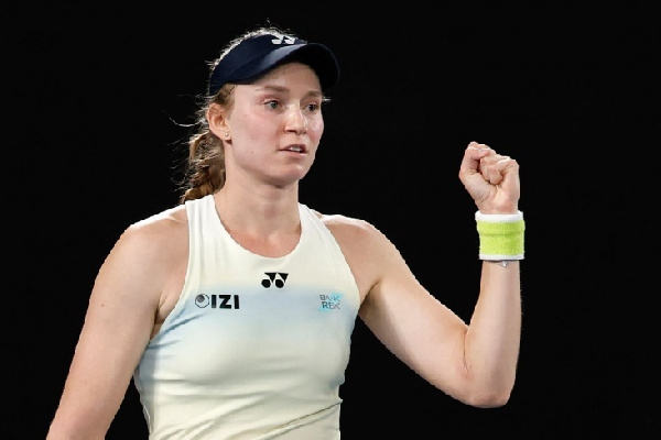 Елена Рыбакина в тяжелейшем поединке обыграла олимпийскую чемпионку в 1/16 финала Мадрида