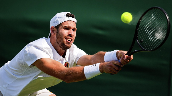 Российский теннисист Карен Хачанов покидает "Мастерс" в Париже