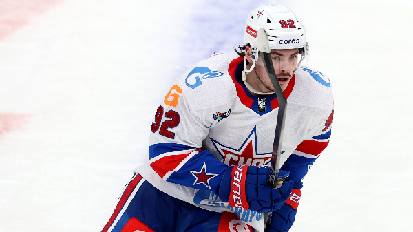 Клуб Западной конференции КХЛ расторг контракт с нападающим Дюбе