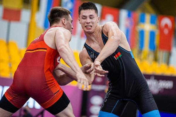 В столице Сербии Белграде продолжается чемпионат мира по греко-римской борьбе
