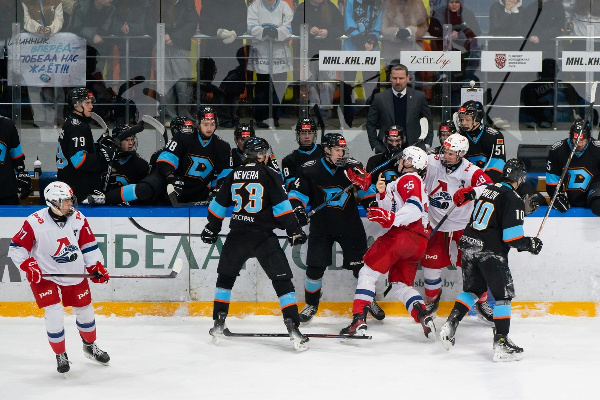"Динамо-Шинник" в четвертый раз в сезоне проиграл лучшей команде Запада МХЛ