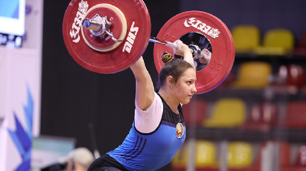 Юлия Гулина выиграла малую серебряную медаль на чемпионате Европы по тяжелой атлетике