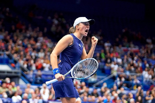 Ига Швёнтек уверенно вышла в полуфинал "Ролан Гаррос""