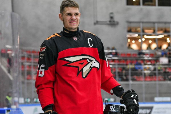 Капитан фарм-клуба "Авангарда" продолжит карьеру в "Славутиче"