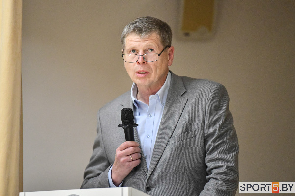 "Остаётся ждать": Папруга высказался о допуске женской сборной Беларуси