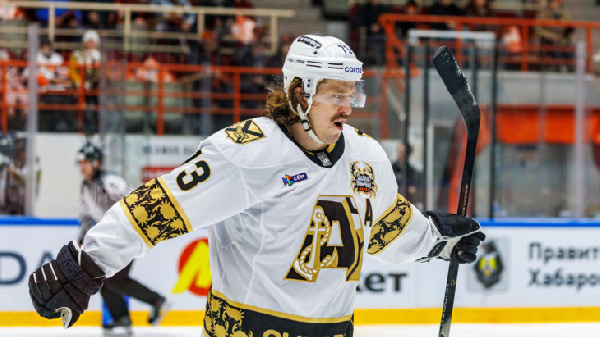 "Металлург" в серии буллитов дожал "Адмирал" в матче КХЛ