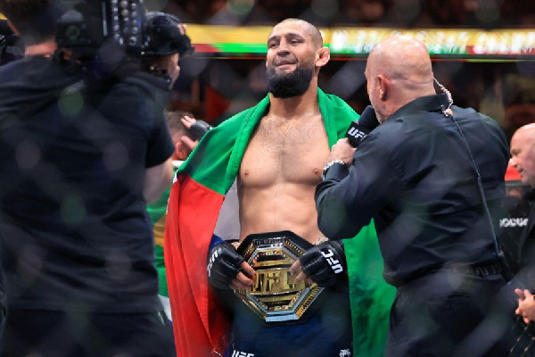 Хамзат Чимаев стал чемпионом UFC 319 в среднем весе