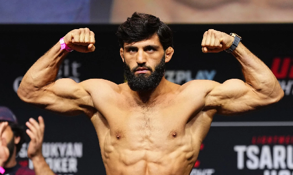 "Не понимаю, зачем дают шансы таким старикам, как Гэтжи, Оливейра": Царукян критикует лигу