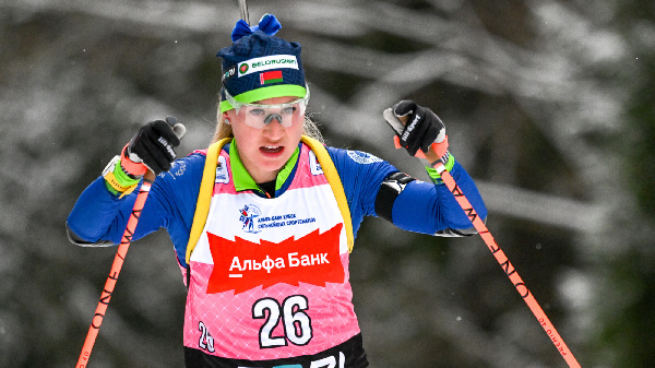 Смольская поздравила Данилова с попаданием в цветы на "Ижевской винтовке"