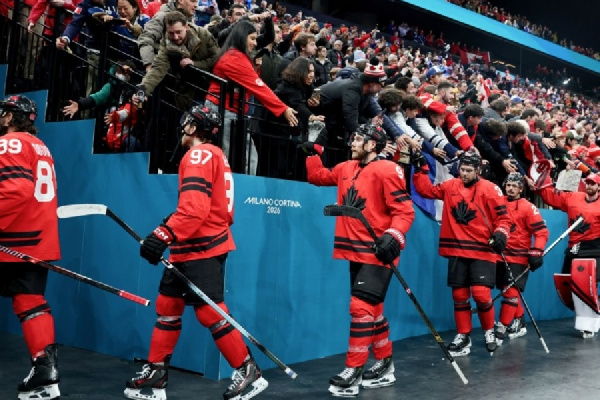 Канадским школьникам разрешили пропускать уроки ради игр сборной по хоккею