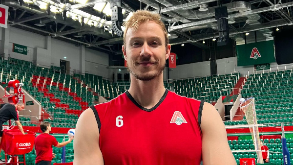 Волейболист, заболевший раком, вернулся в расположение "Локомотива"