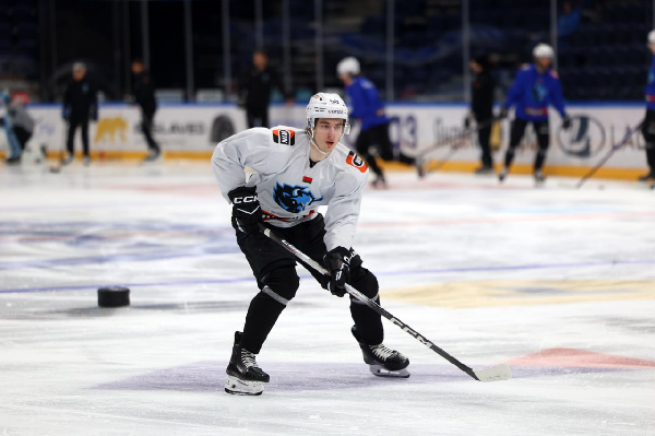 Молодой белорусский хоккеист вернулся в расположение минского "Динамо"