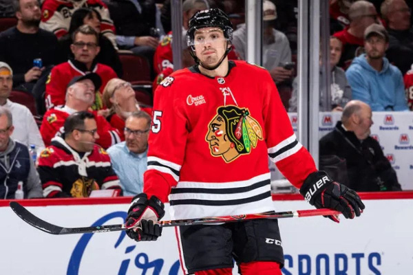 "Чикаго" Левшунова всухую проиграл "Колорадо" Соловьева в НХЛ