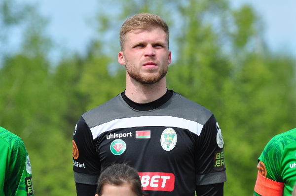 Белорусский голкипер продлил контракт с клубом высшей лиги